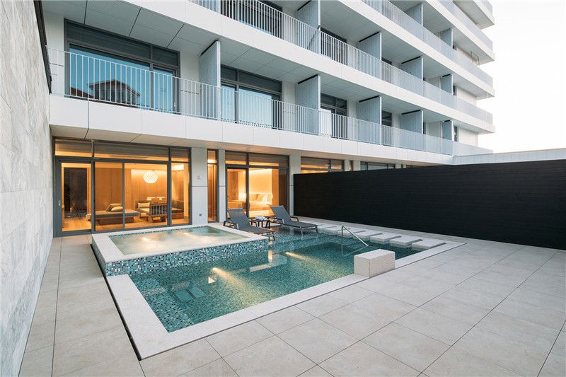 現(xiàn)代簡約風(fēng)Seolhaeone溫泉度假酒店設(shè)計賞析