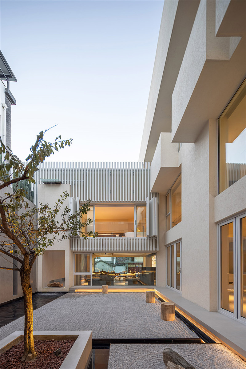 鄭州民宿設計公司推薦白平衡藝術民宿設計案例