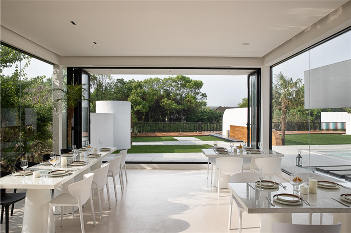 下面就跟隨勃朗設(shè)計(jì)小編一起來欣賞如馬爾代夫般太湖呼夢集度假酒店設(shè)計(jì)案例！