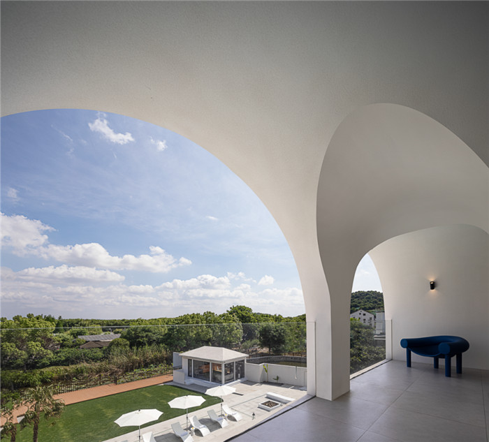 下面就跟隨勃朗設(shè)計(jì)小編一起來欣賞如馬爾代夫般太湖呼夢集度假酒店設(shè)計(jì)案例！