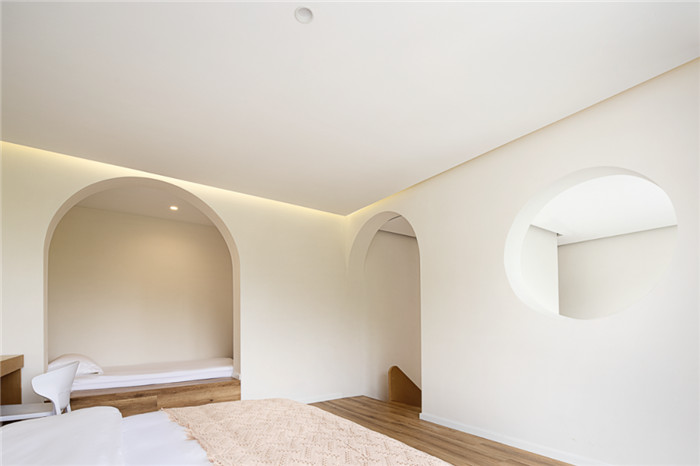 下面就跟隨勃朗設(shè)計(jì)小編一起來欣賞如馬爾代夫般太湖呼夢集度假酒店設(shè)計(jì)案例！