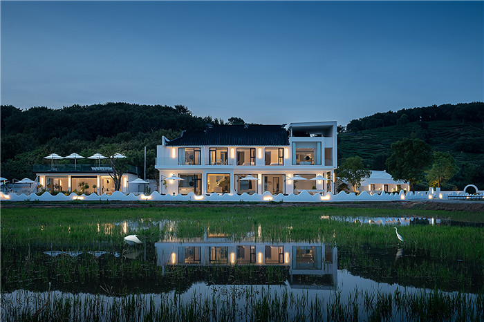 現(xiàn)代極簡風(fēng)蘇州西山漫心島民宿酒店設(shè)計