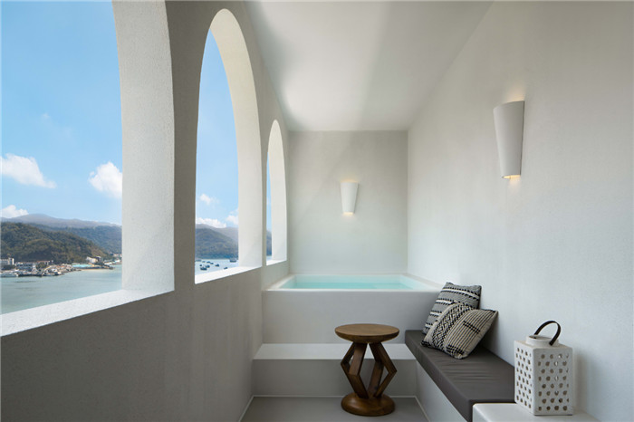 優(yōu)雅度假  蜜悅·藍(lán)白圣島懸崖泡池民宿酒店設(shè)計(jì)