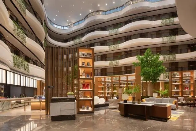 國際中高端酒店新時代  希爾頓歡朋謀全局