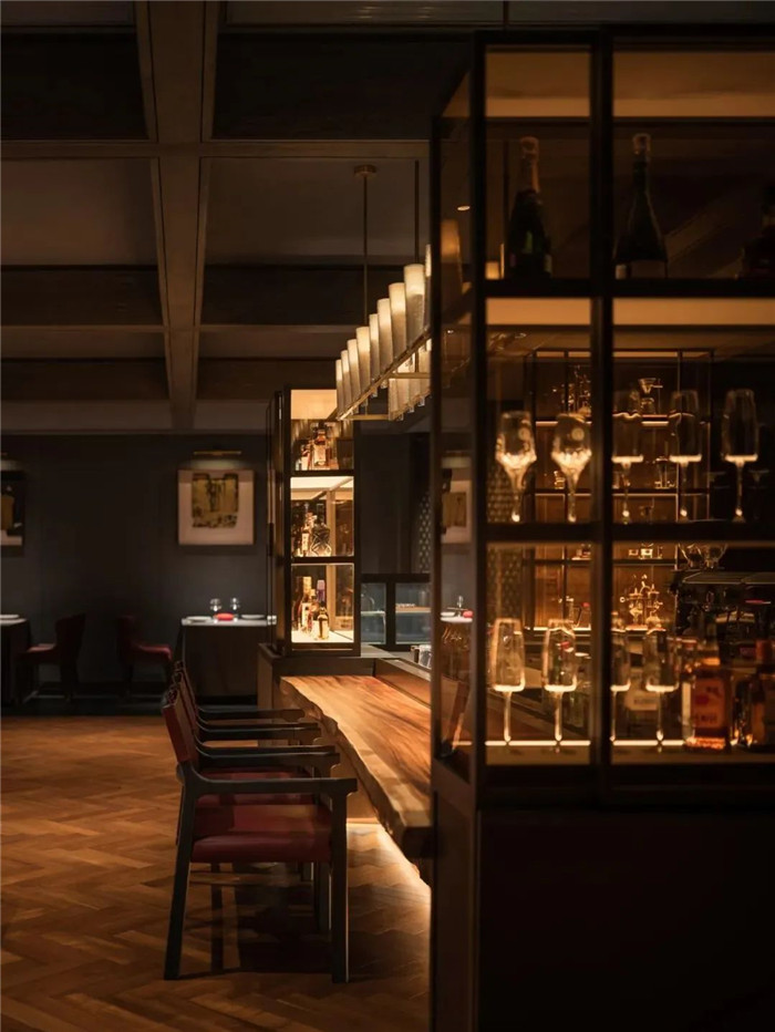 獨(dú)具當(dāng)代山水人文精神的龍吟九品高端餐飲設(shè)計(jì)