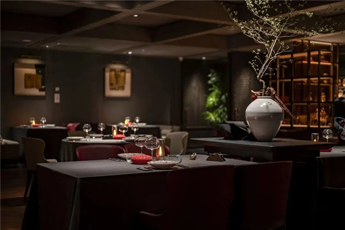 獨(dú)具當(dāng)代山水人文精神的龍吟九品高端餐飲設(shè)計(jì)