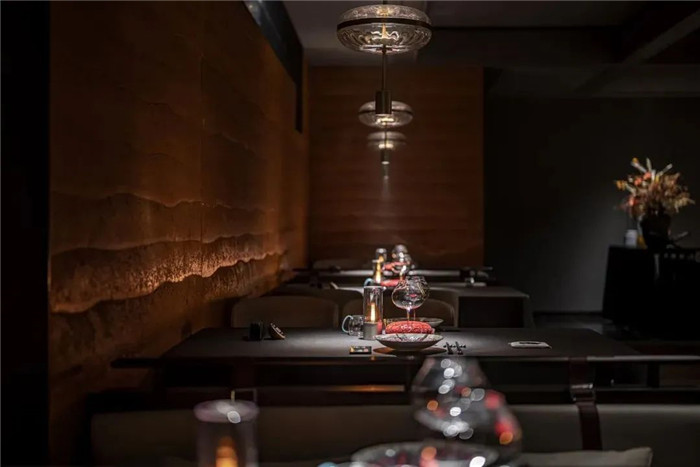 獨(dú)具當(dāng)代山水人文精神的龍吟九品高端餐飲設(shè)計(jì)