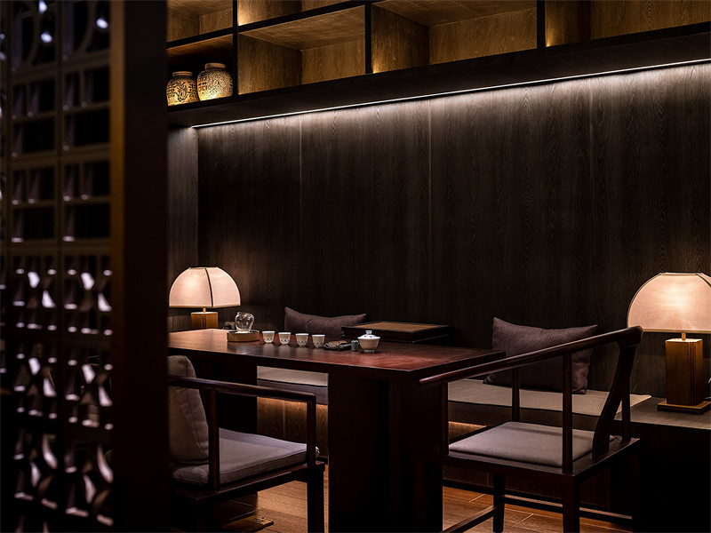 高端辦公商務(wù)區(qū)里的烤鴨店中餐廳設(shè)計方案