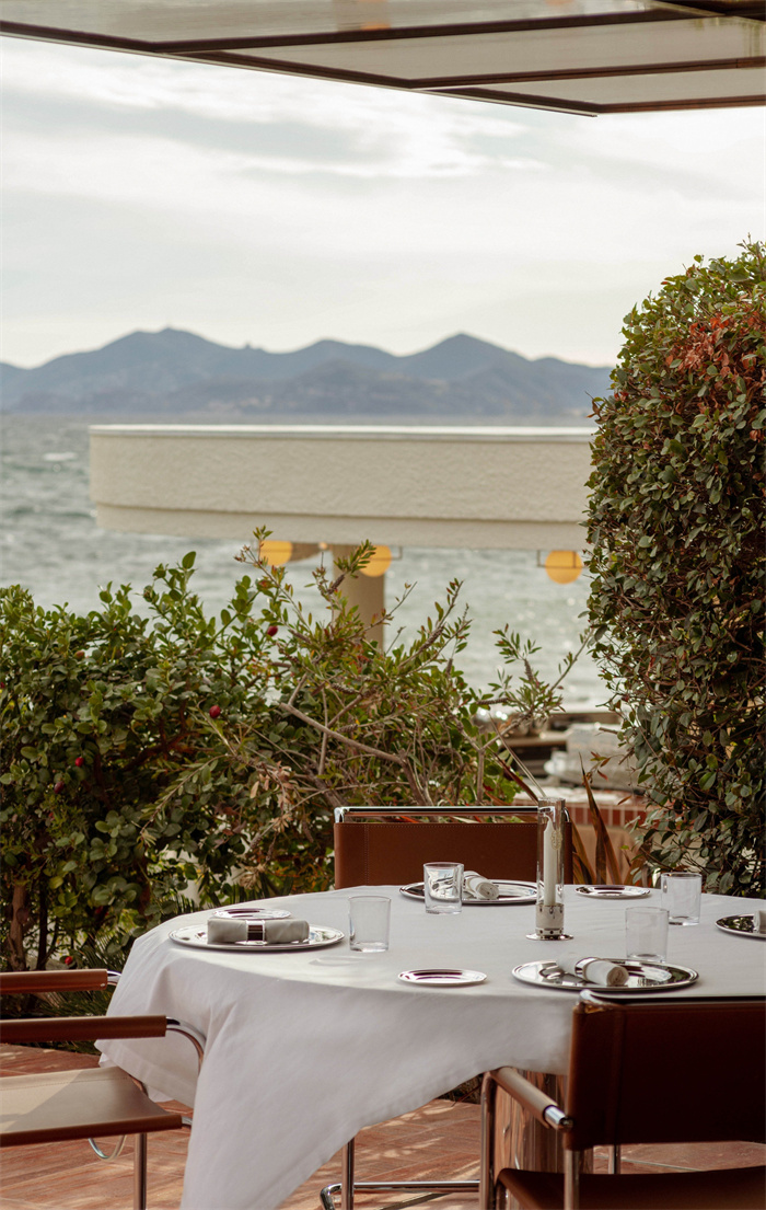 安提布海角海灘精品酒店翻新改造設(shè)計案例