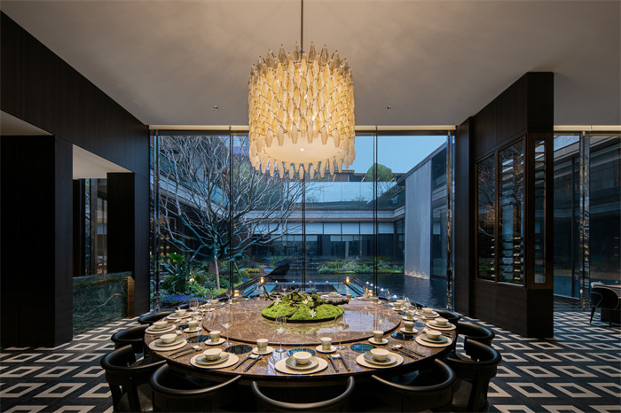 酒店式美學(xué)  越秀·湖與白營(yíng)銷會(huì)所設(shè)計(jì)