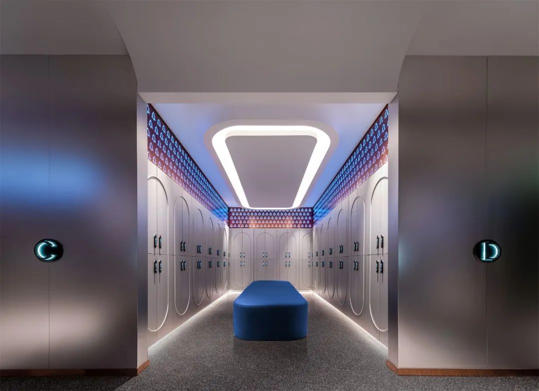 年輕時尚藝術(shù) 42°溫泉生活館設(shè)計案例