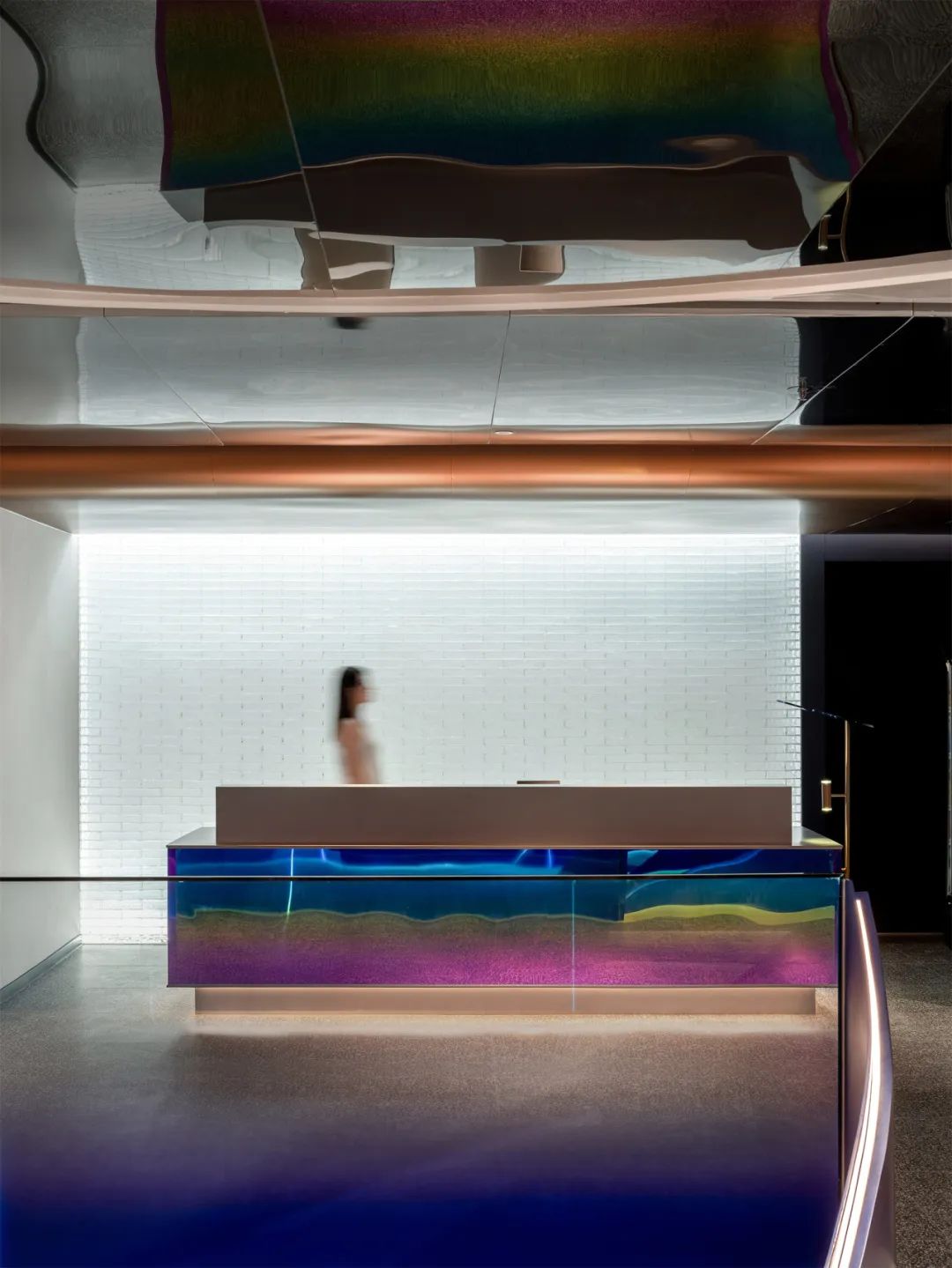 年輕時尚藝術(shù) 42°溫泉生活館設(shè)計案例