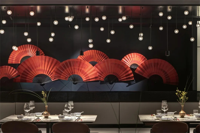 簡約撞色 上?！俺薄辈蛷d設(shè)計打造活力用餐空間