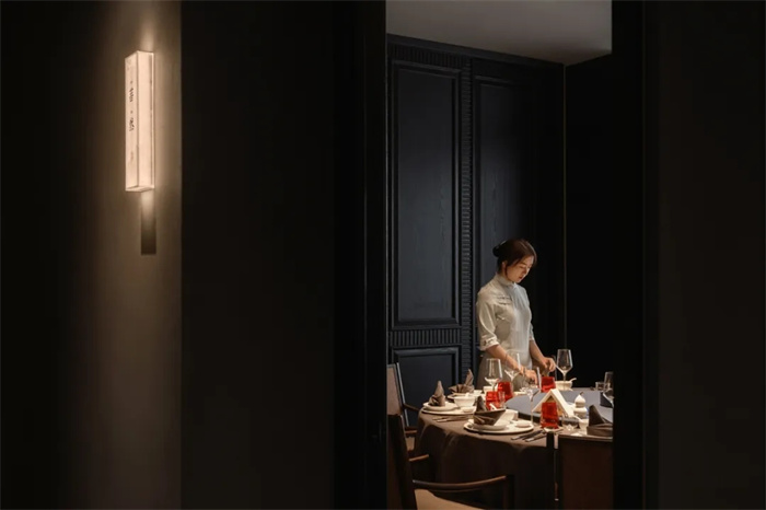 江南雅韻現(xiàn)代國(guó)風(fēng)  蘇州讒遇江南中餐廳設(shè)計(jì)