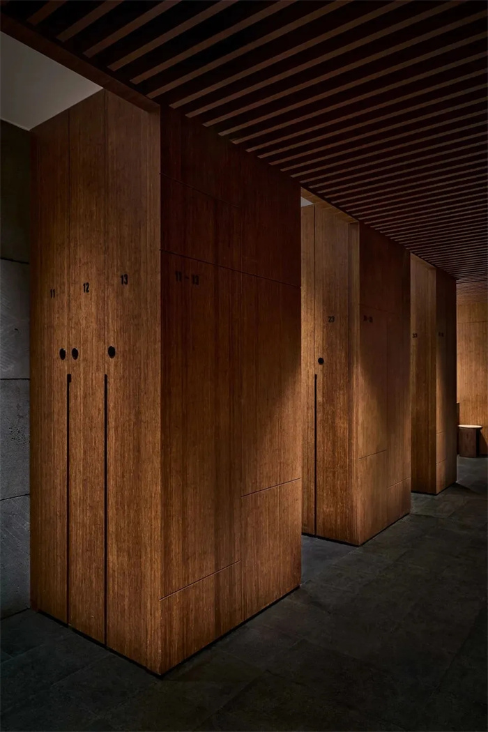 阿那亞金山嶺山谷湯泉及瀾山酒店大堂設(shè)計