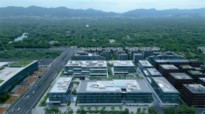 西投綠城·杭州云瀾谷 - 自然與城市共生的未來辦公設計